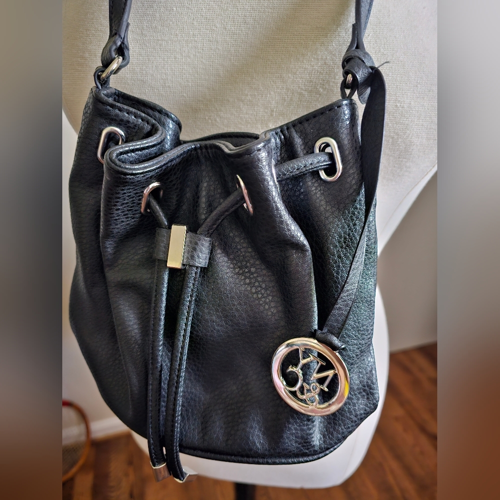 NY&Co Small Crossbody Bucket Bag with Logo. Size OS. Color Black.